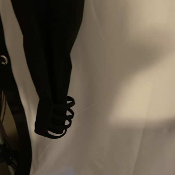 Cx j cute, sporty black legging with slits on the side - Picture 2 of 4